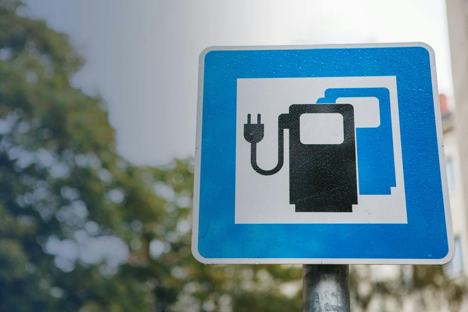 The global transition to 100% clean, renewable transportation